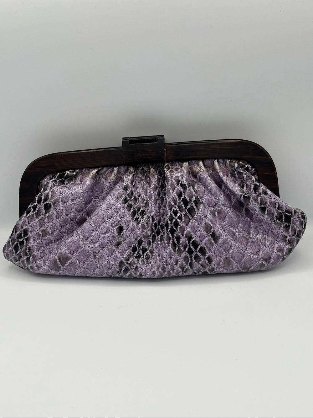 Jeannie Lottie Y2K Vintage Purple Crocadile Embossed Leather Wood Handle Clutch